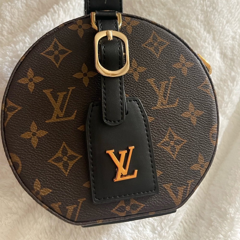Small Bag  for women is good quality, use one time.